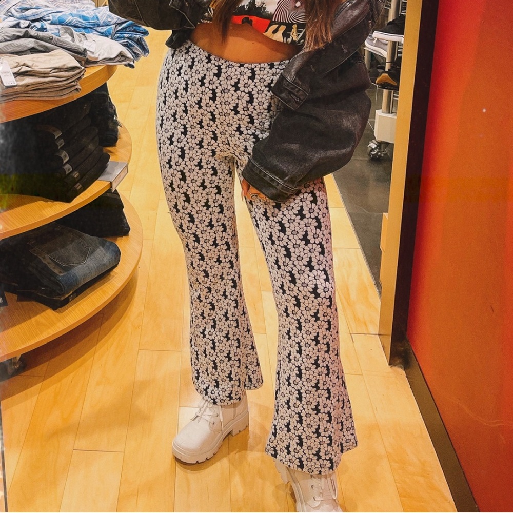 Daisy Cropped Flare Pant